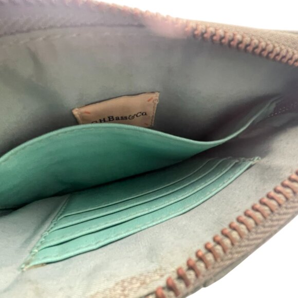 G.H. Bass & Co. Zip Around Pouch - Picture 8 of 9